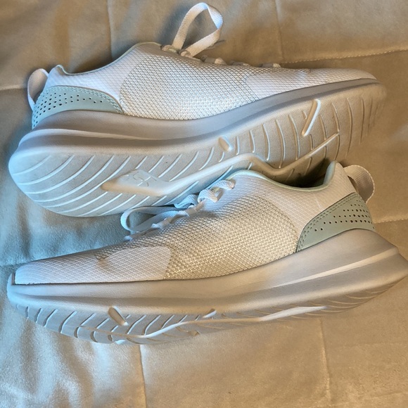 Womens Under Armour Sneakers - Picture 4 of 5
